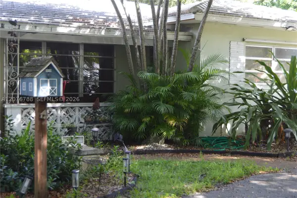 11429 NE 11th Pl, Biscayne Park, FL 33161