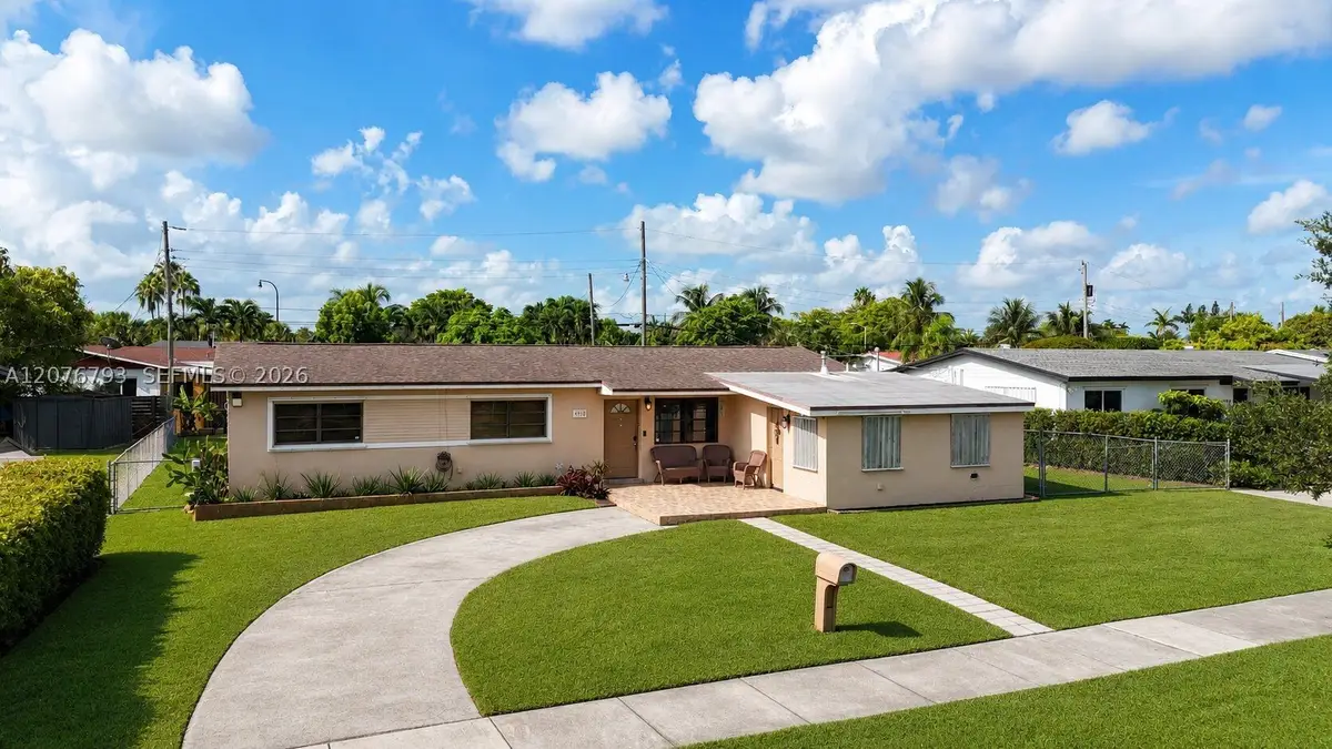 9500 Cutler Ridge Dr, Cutler Bay, FL 33157 - #1