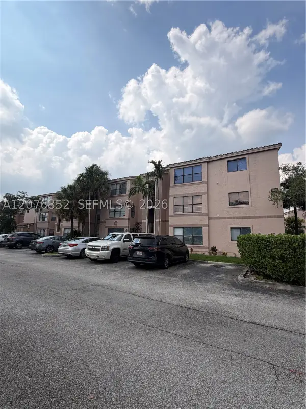 2926 S University Dr #6107, Davie, FL 33328