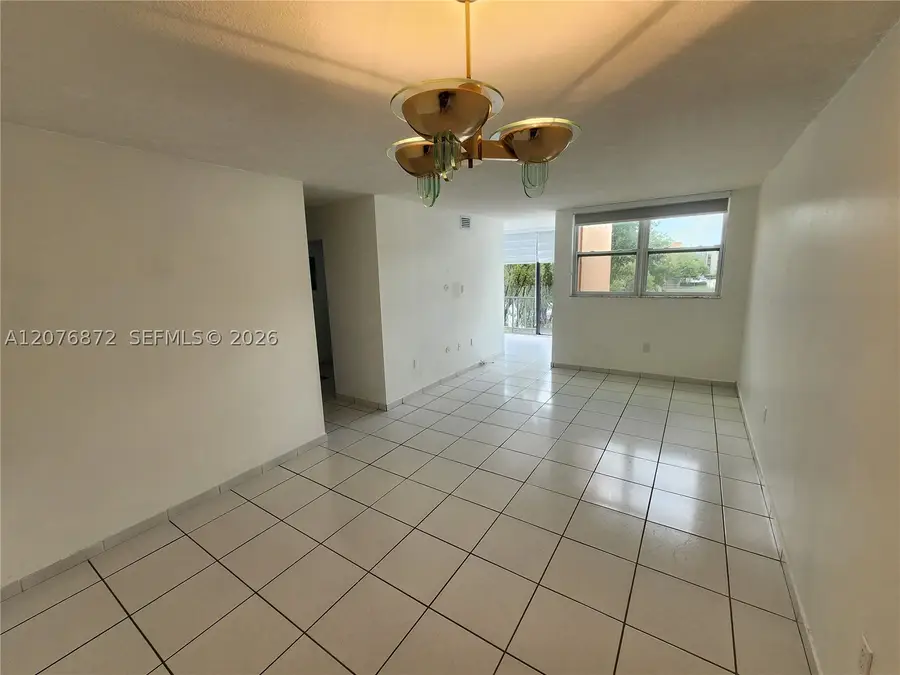 9400 W Flagler St #309, Miami, FL 33174 - #2