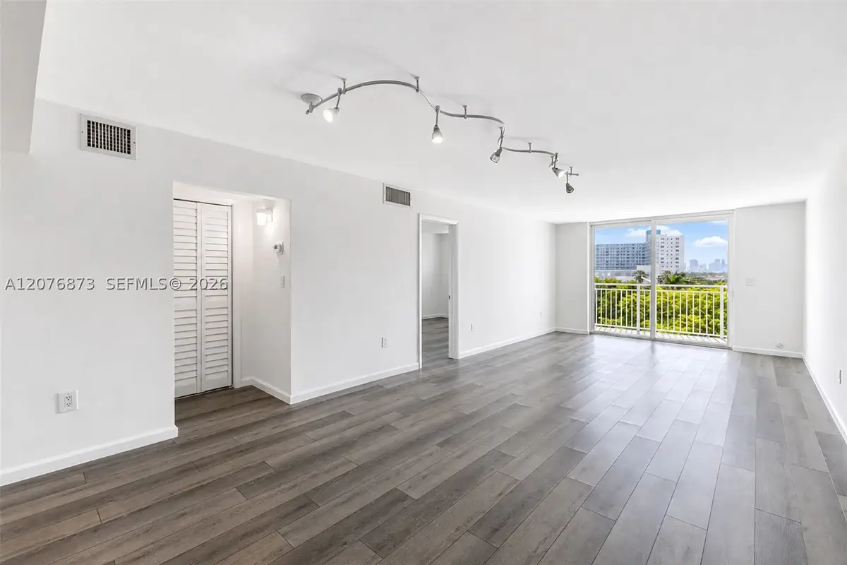 1045 10th St #604, Miami Beach, FL 33139 - #1
