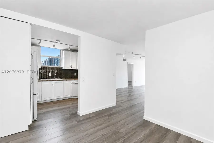 1045 10th St #604, Miami Beach, FL 33139 - #2