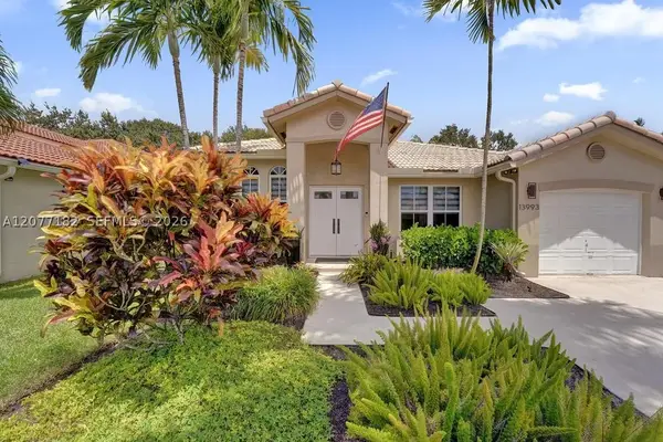 13993 N Cypress Cove Cir, Davie, FL 33325