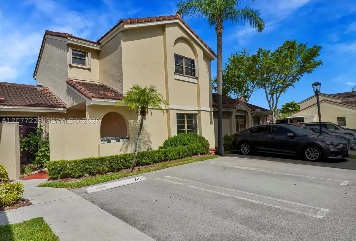 6538 NW 170th Ter, Hialeah, FL 33015 - #1