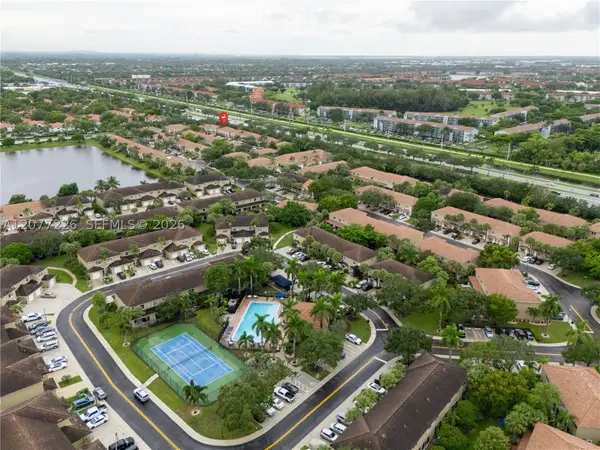 762 SW 122nd Ter, Pembroke Pines, FL 33025