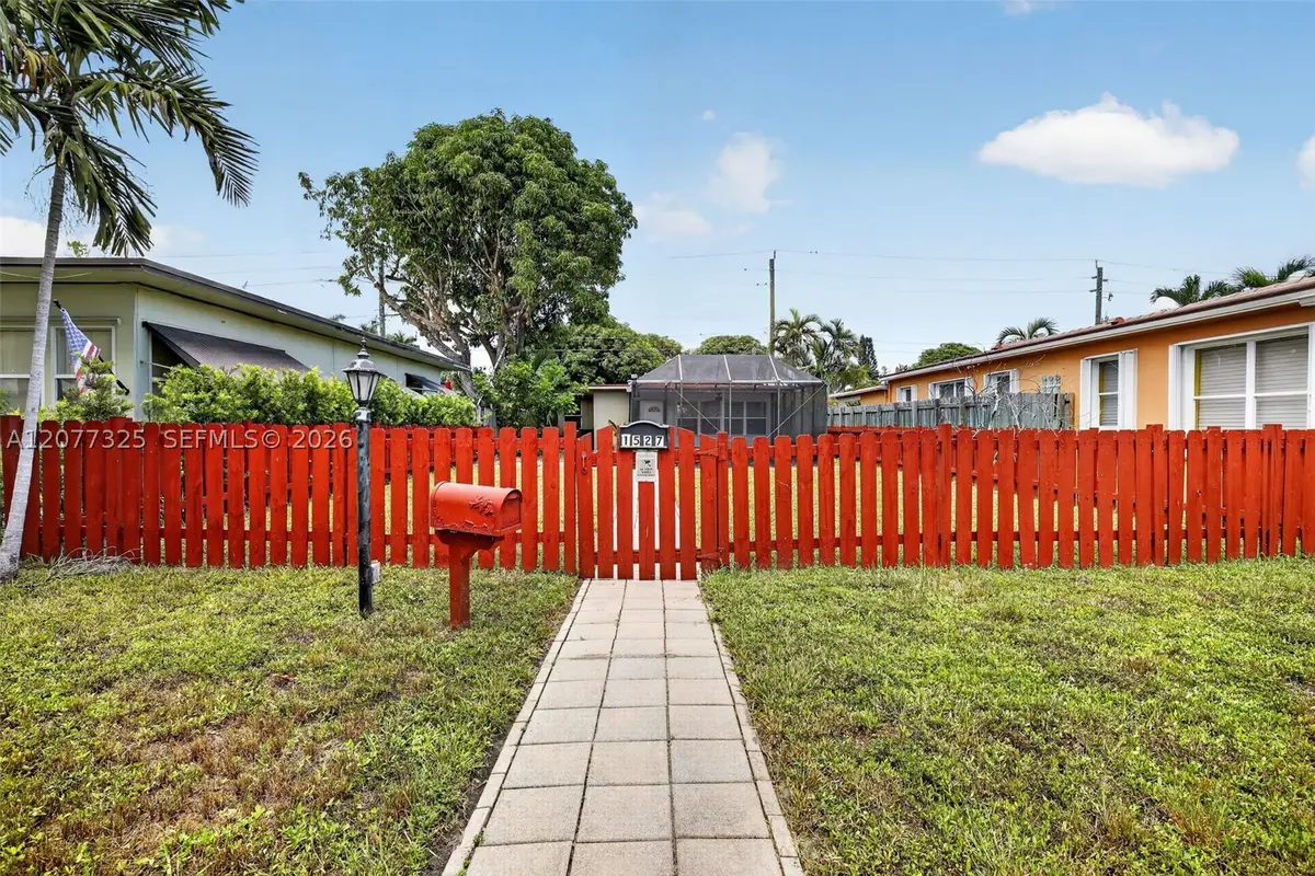 1527 Jackson St, Hollywood, FL 33020 - #1