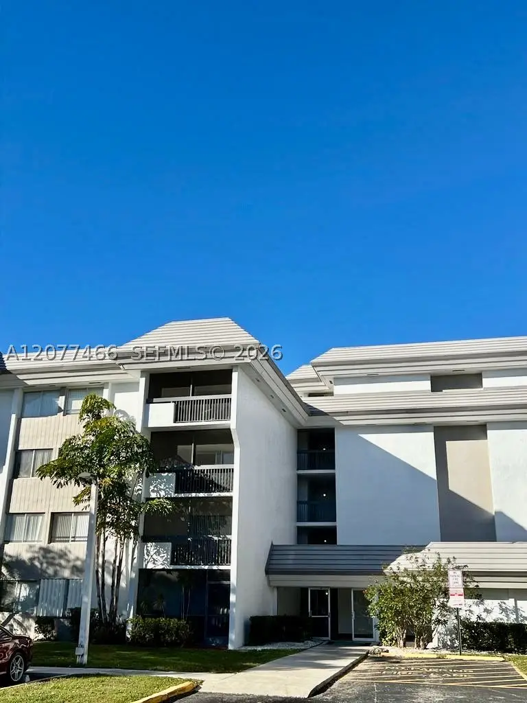 721 N Pine Island Rd #213, Plantation, FL 33324 - #1