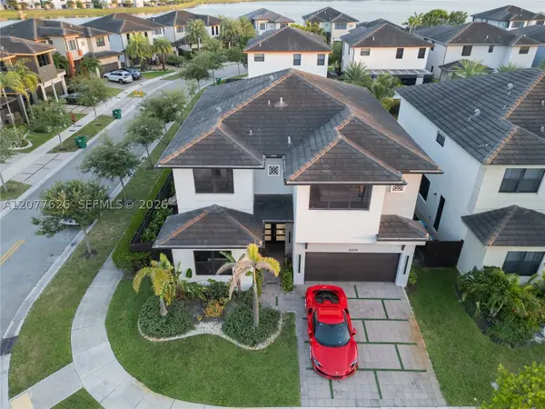 8824 NW 161st Ter, Miami Lakes, FL 33018