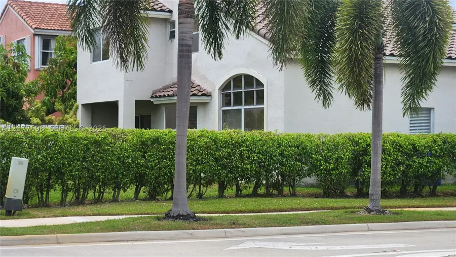 1055 NW 187th Ave, Pembroke Pines, FL 33029 - #2