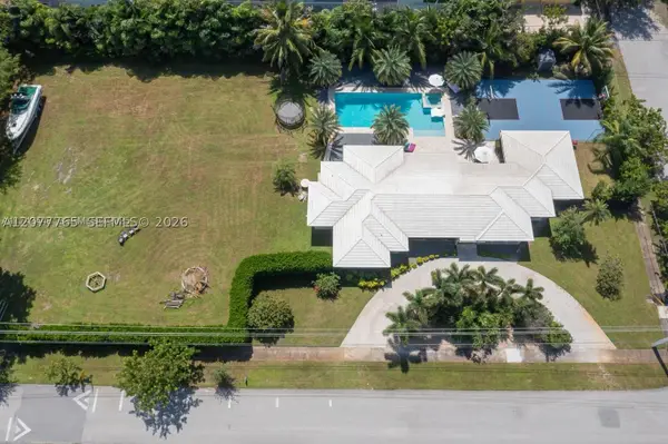 412 NE 2nd St, Pompano Beach, FL 33060