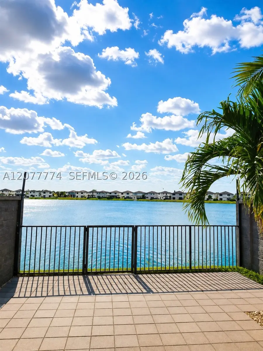 9116 NW 158th St, Miami Lakes, FL 33018 - #2