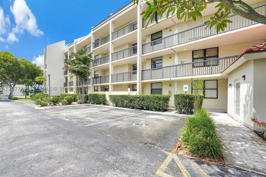 117 Lake Emerald Dr #204, Oakland Park, FL 33309 - #2