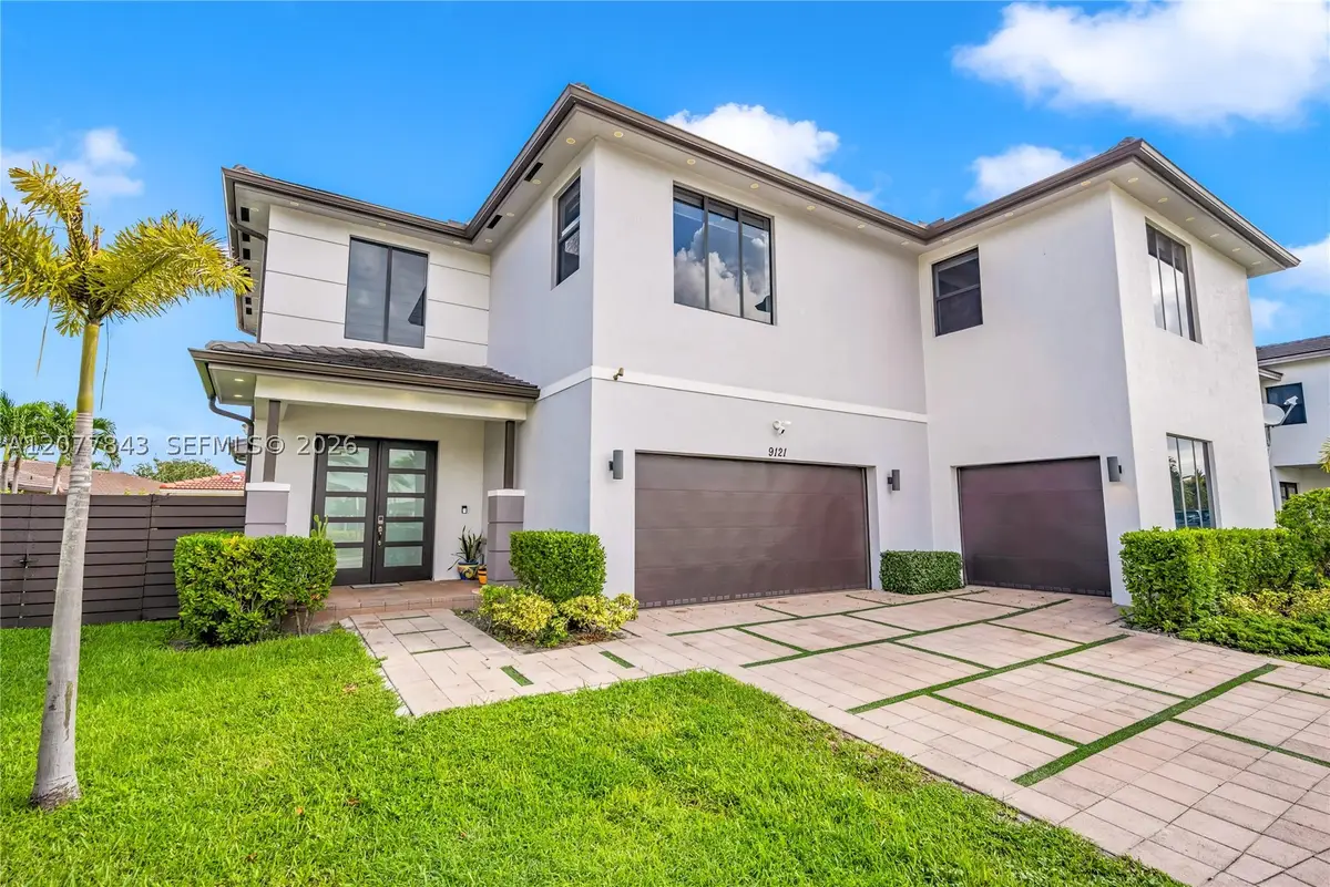 9121 NW 161st Ter, Miami Lakes, FL 33018 - #1