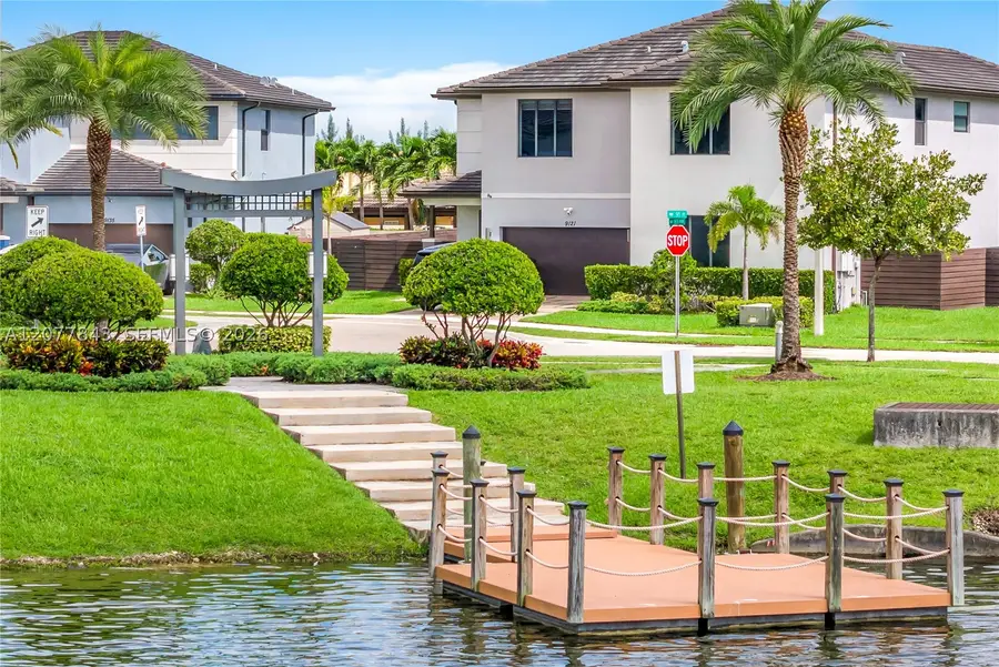 9121 NW 161st Ter, Miami Lakes, FL 33018 - #2