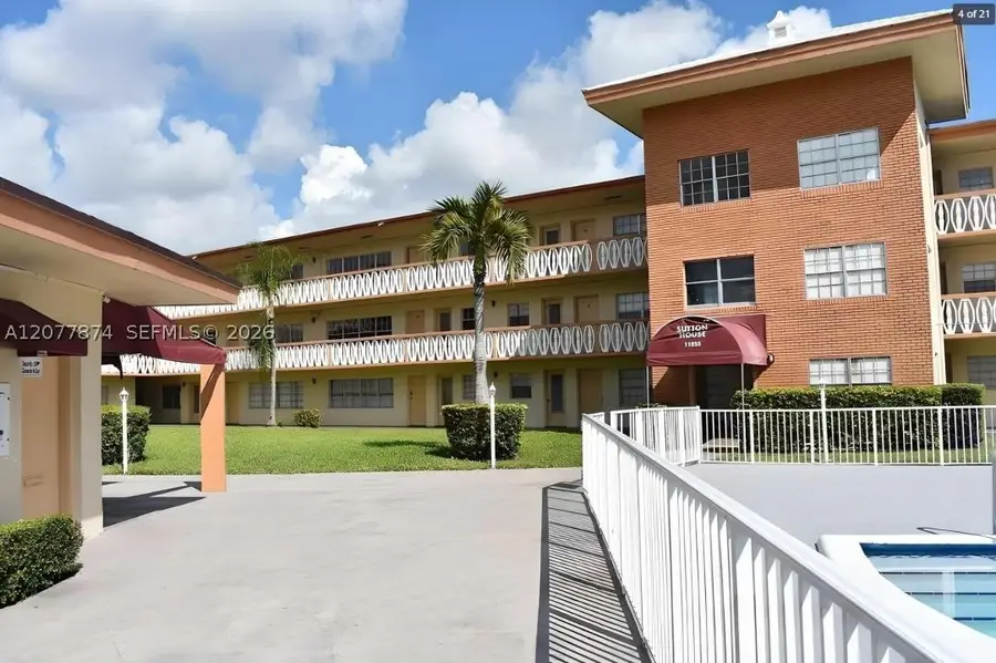 1885 NE 121st St #16, North Miami, FL 33181 - #3