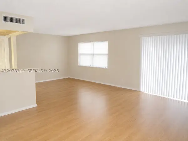 17911 NW 68th Ave #O202, Hialeah, FL 33015