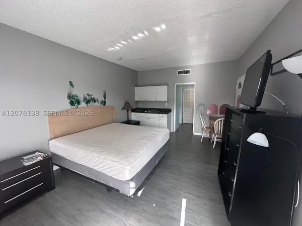 26 Diplomat Pkwy #2342, Hallandale Beach, FL 33009