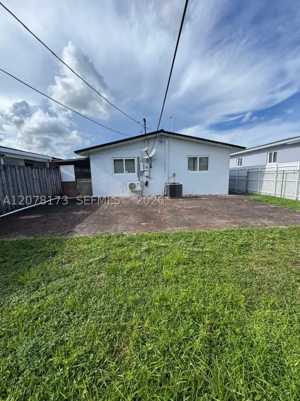 550 E 29th St, Hialeah, FL 33013