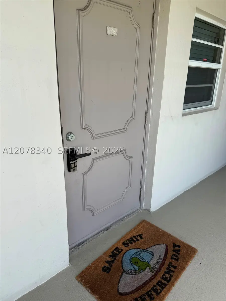 9420 Poinciana Pl #206, Davie, FL 33324 - #2