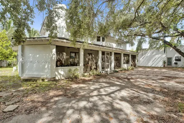 937 NE 171st St, Miami, FL 33162