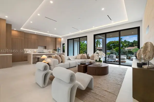 252 SW 14th Pl, Boca Raton, FL 33432