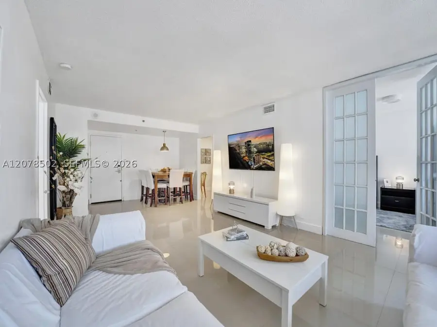 5225 Collins Ave #1516, Miami Beach, FL 33140 - #3