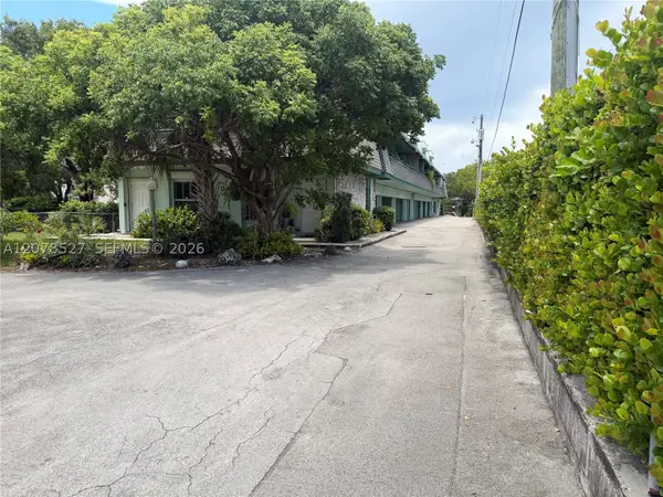 701 S Royal Poinciana Blvd #12, Miami Springs, FL 33166