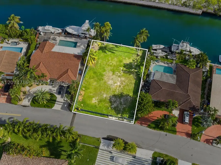 3030 NE 164th St, North Miami Beach, FL 33160 - #2