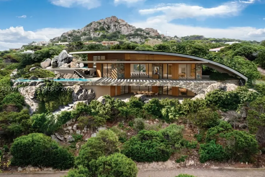 Portobello di Gallura Parco Privato Residenziale, Longboat Key, FL  - #2