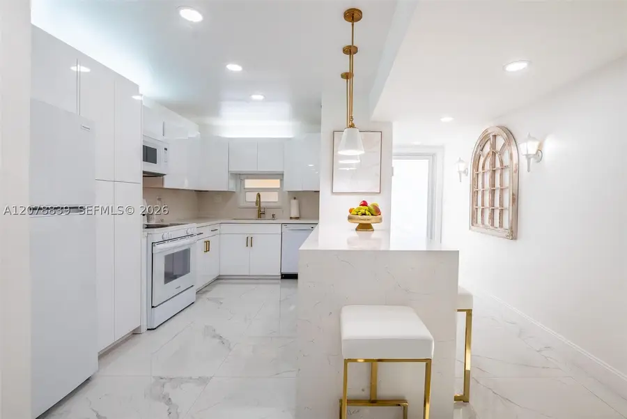 300 S Hollybrook Dr #310, Pembroke Pines, FL 33025 - #3