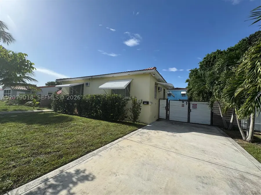 2463 Dewey St, Hollywood, FL 33020 - #2