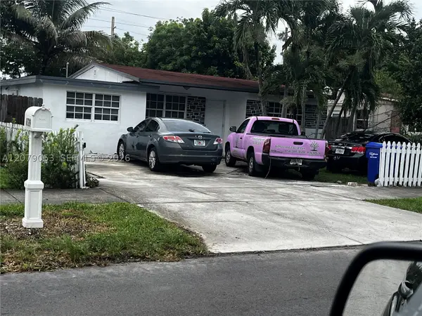 6125 Dawson St, Hollywood, FL 33023