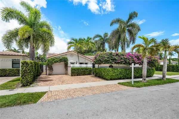 1015 SE 11th Ct, Fort Lauderdale, FL 33316