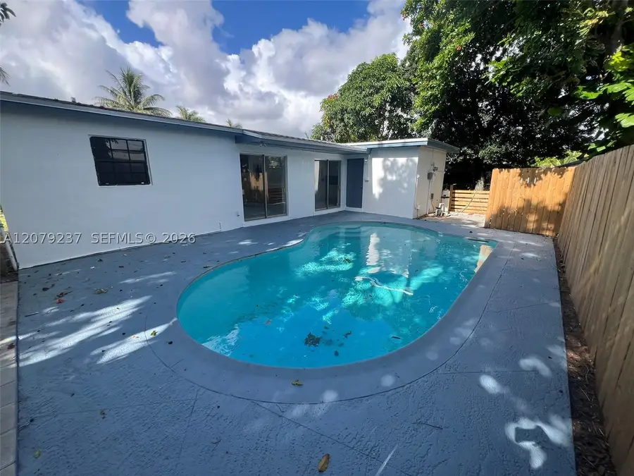 4421 NW 33rd St, Lauderdale Lakes, FL 33319 - #2
