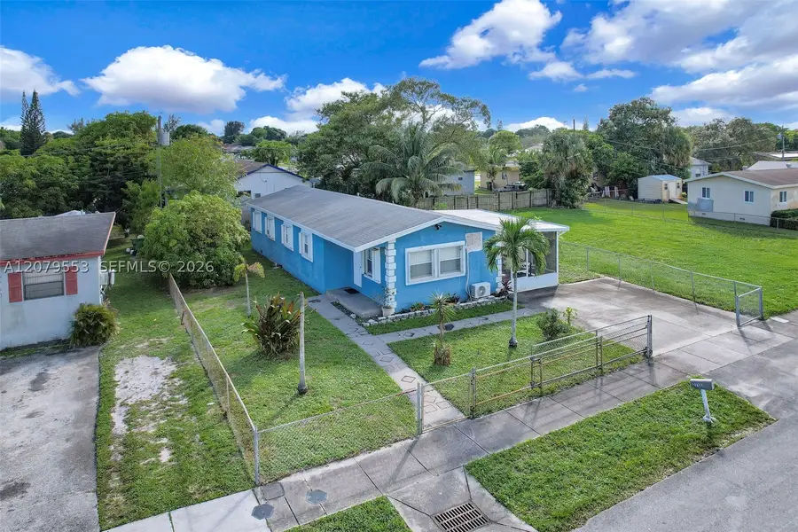 2760 NW 23rd St, Fort Lauderdale, FL 33311 - #3