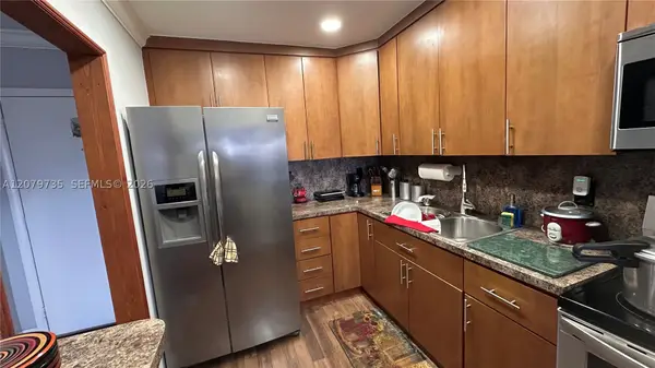 1075 W 68th St #403, Hialeah, FL 33014