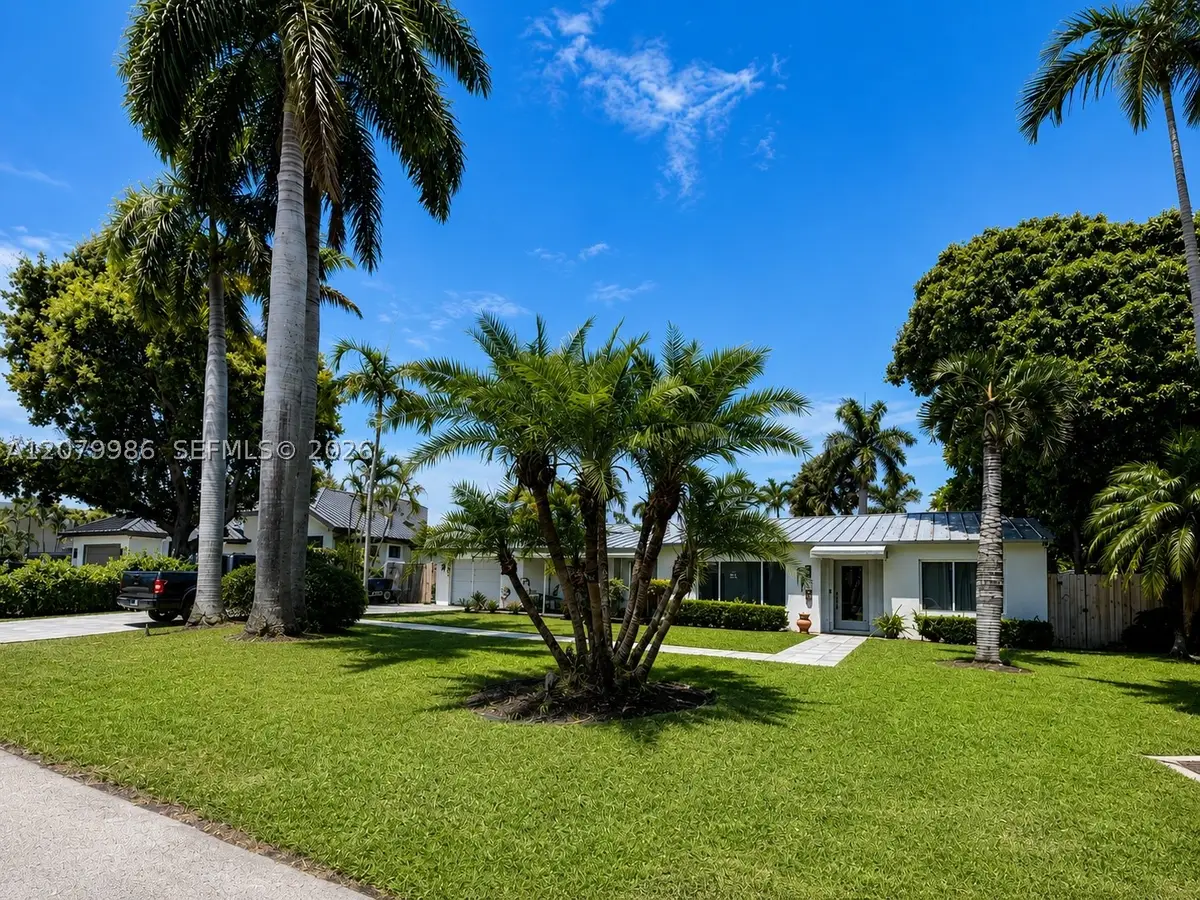 2421 NE 13th St, Fort Lauderdale, FL 33304 - #1