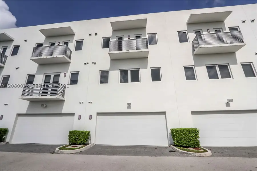 3340 NW 91st Ave, Doral, FL 33172 - #2