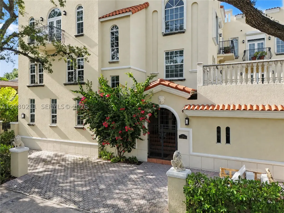 111 Edgewater Dr #3B, Coral Gables, FL 33133 - #1