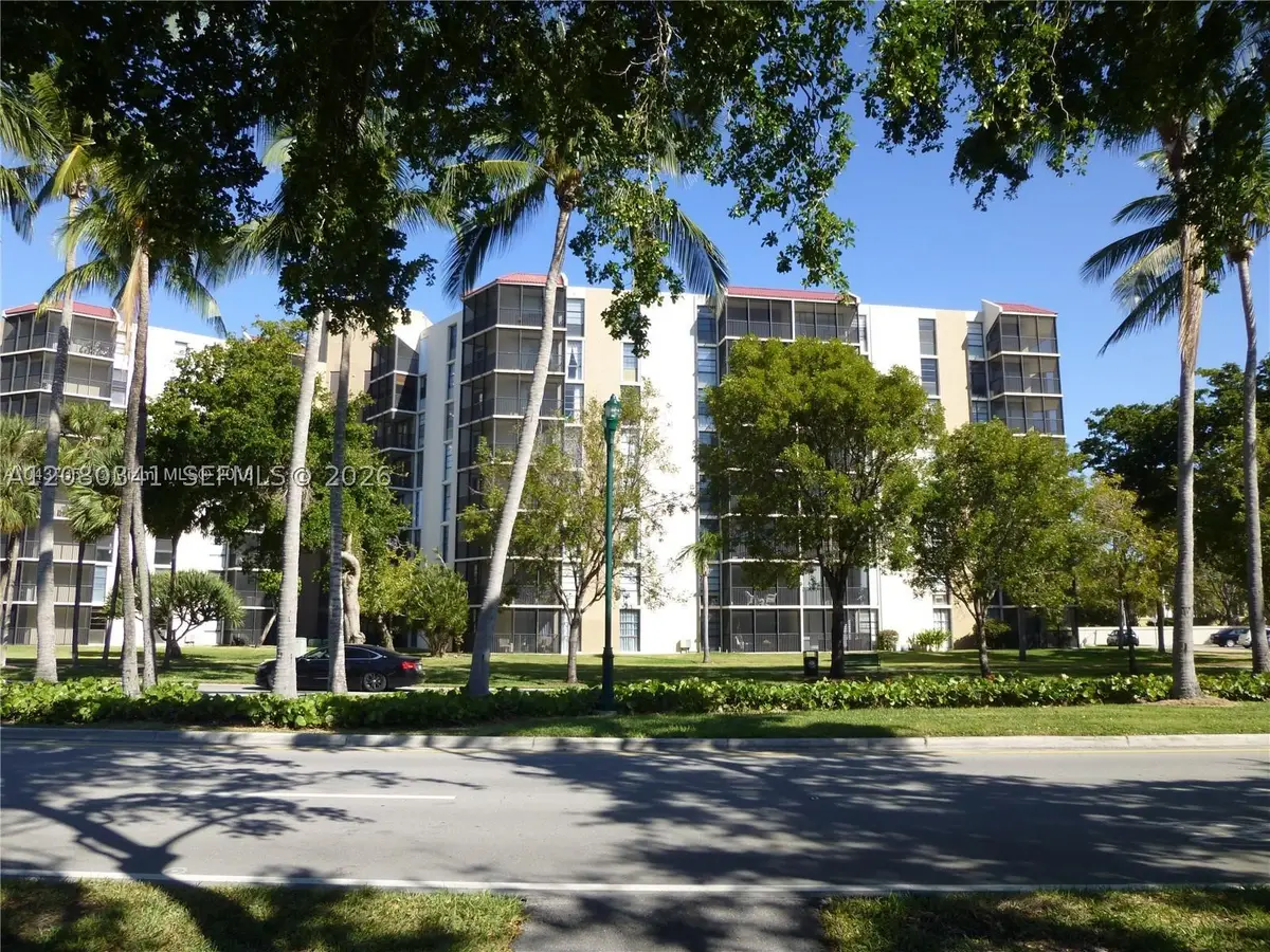 3101 N Country Club Dr #107, Aventura, FL 33180 - #1