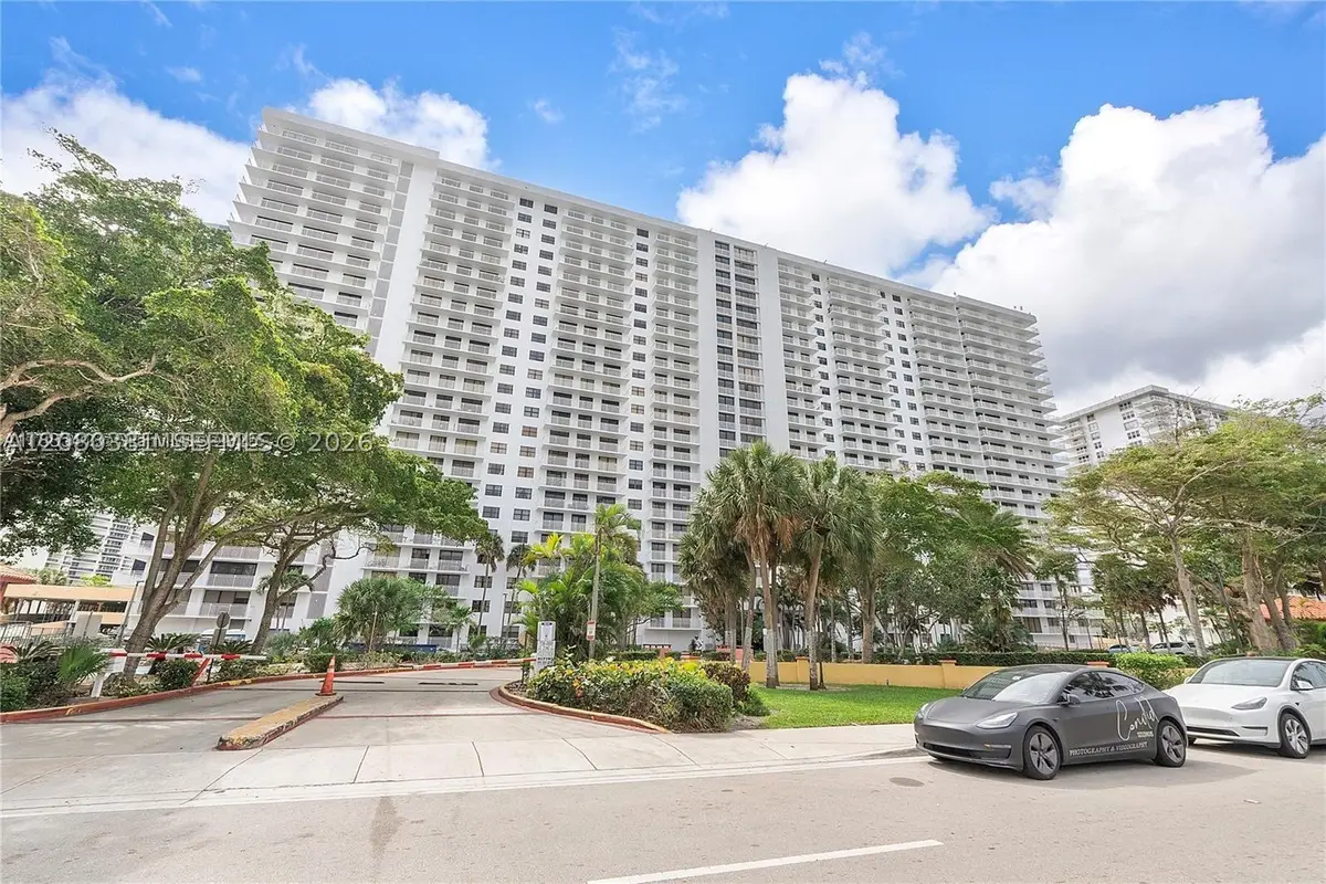 210 174th St #1201, Sunny Isles Beach, FL 33160 - #1