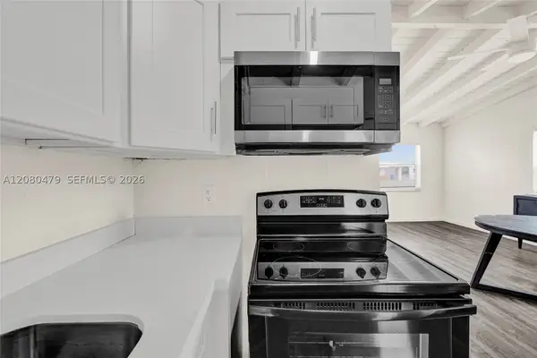 1843 Lauderdale Manor Dr, Fort Lauderdale, FL 33311