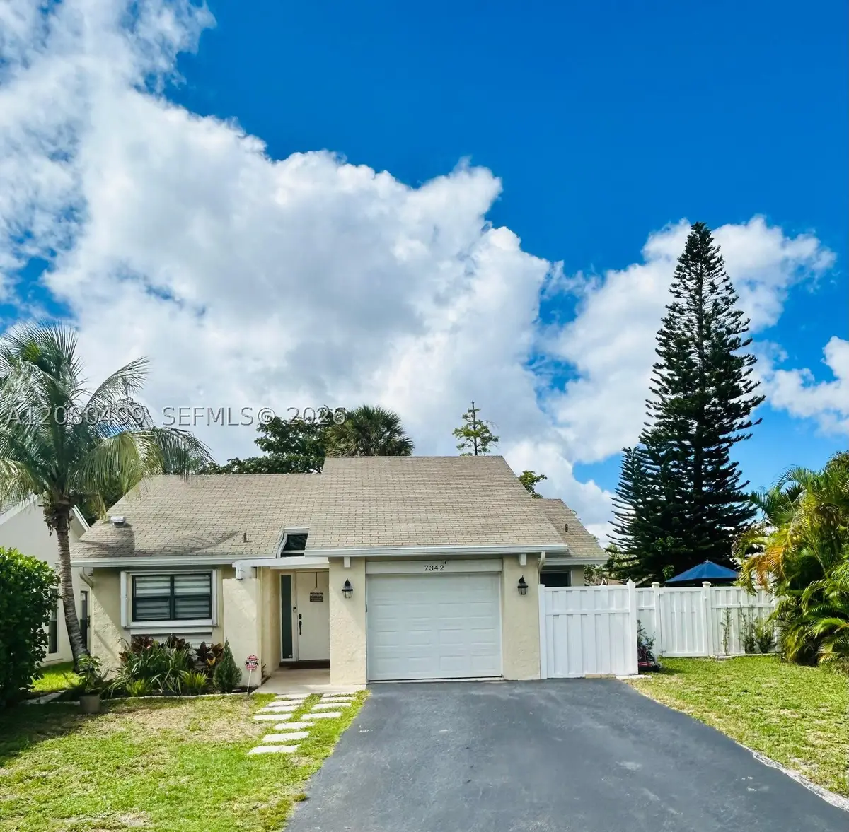 7342 NW 38th Pl, Coral Springs, FL 33065 - #1