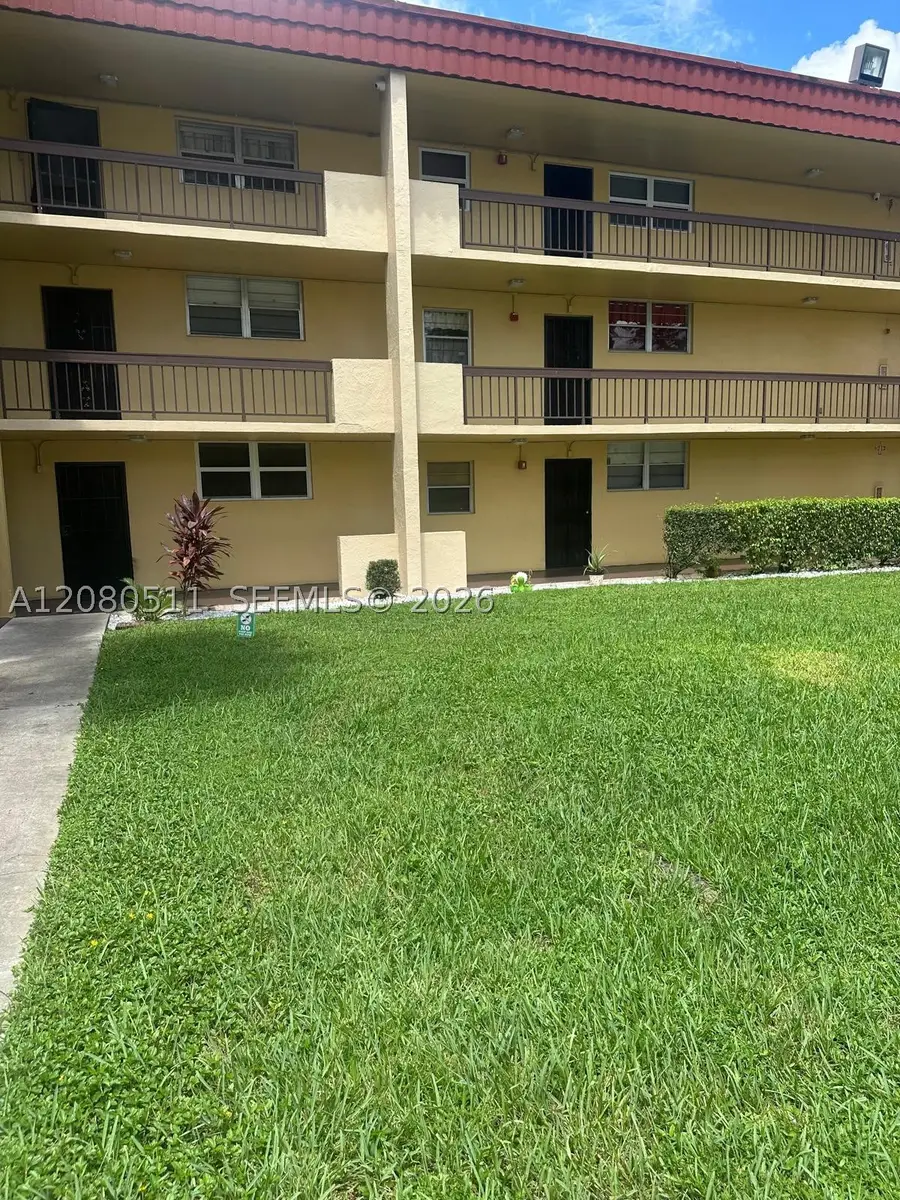 3285 Foxcroft Rd #E204, Miramar, FL 33025 - #3