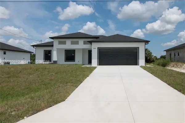 945 Commodore St, Lehigh Acres, FL 33974