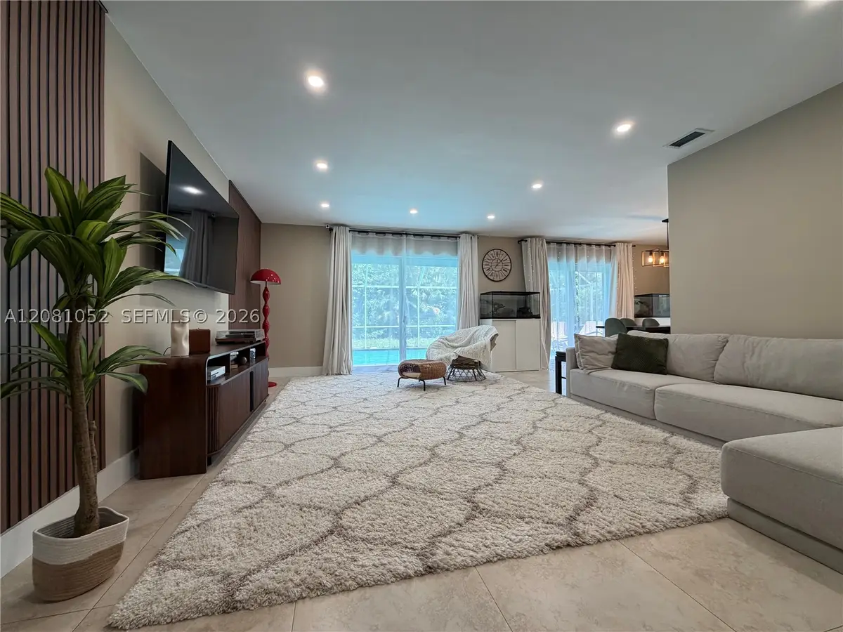 8203 NW 37th St, Coral Springs, FL 33065 - #1