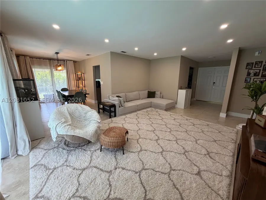 8203 NW 37th St, Coral Springs, FL 33065 - #2