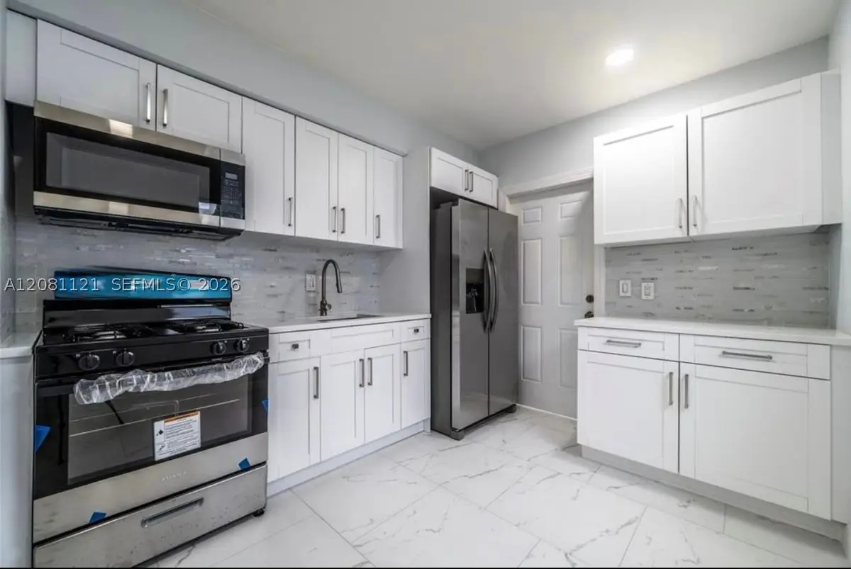 425 NW 14th Way, Fort Lauderdale, FL 33311 - #1