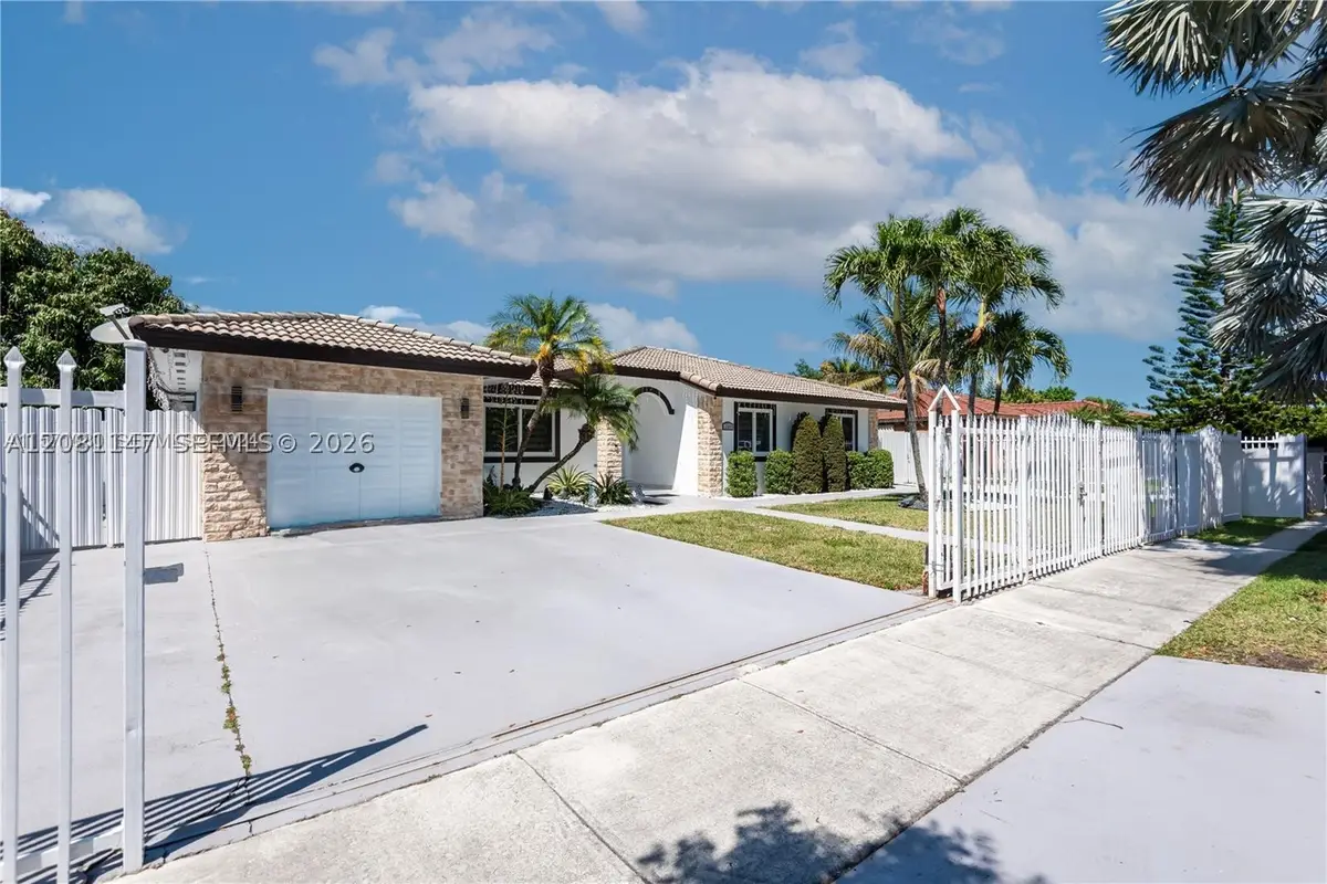 12485 SW 220th St, Miami, FL 33170 - #1