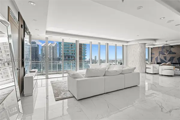 92 SW 3rd St #4003-04, Miami, FL 33130